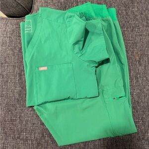 Figs Surgical Green Scrub Set